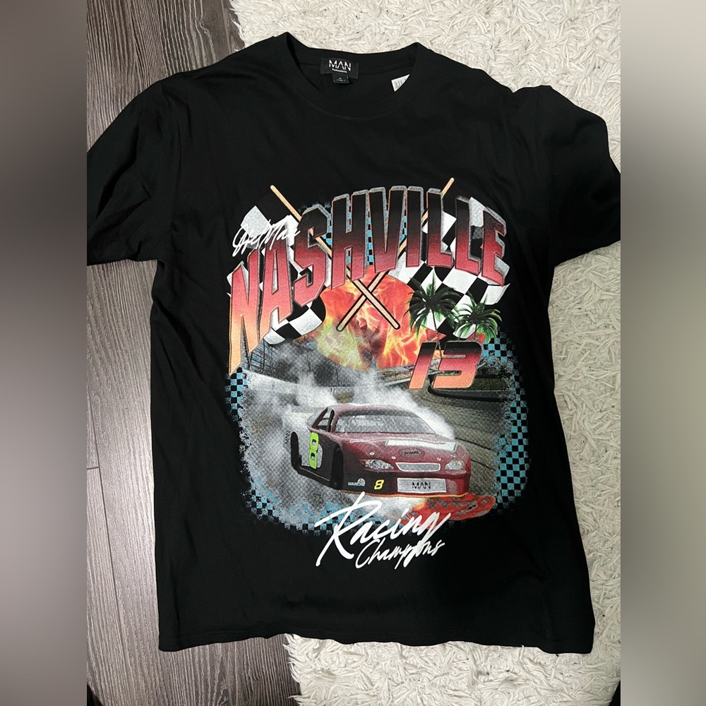 Graphic tee